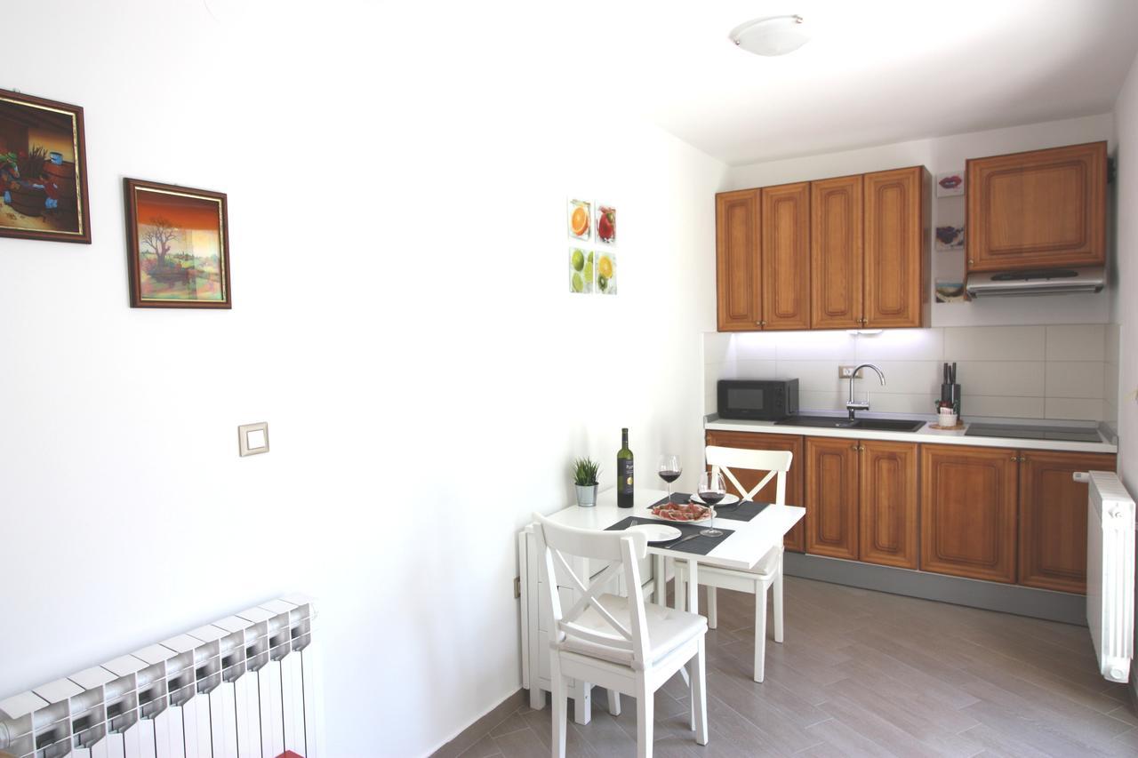Aurora Apartments シベニク エクステリア 写真