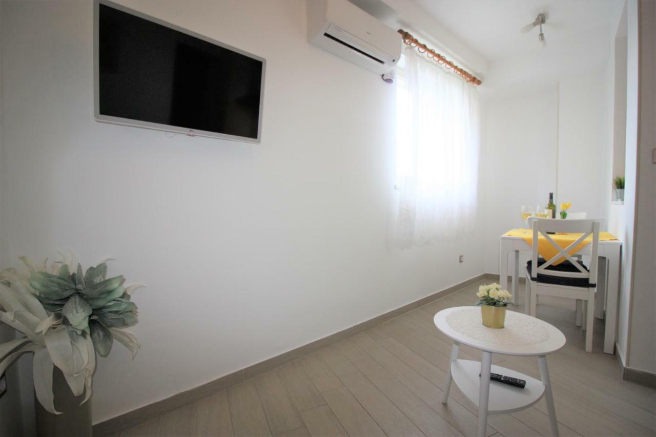 Aurora Apartments シベニク エクステリア 写真