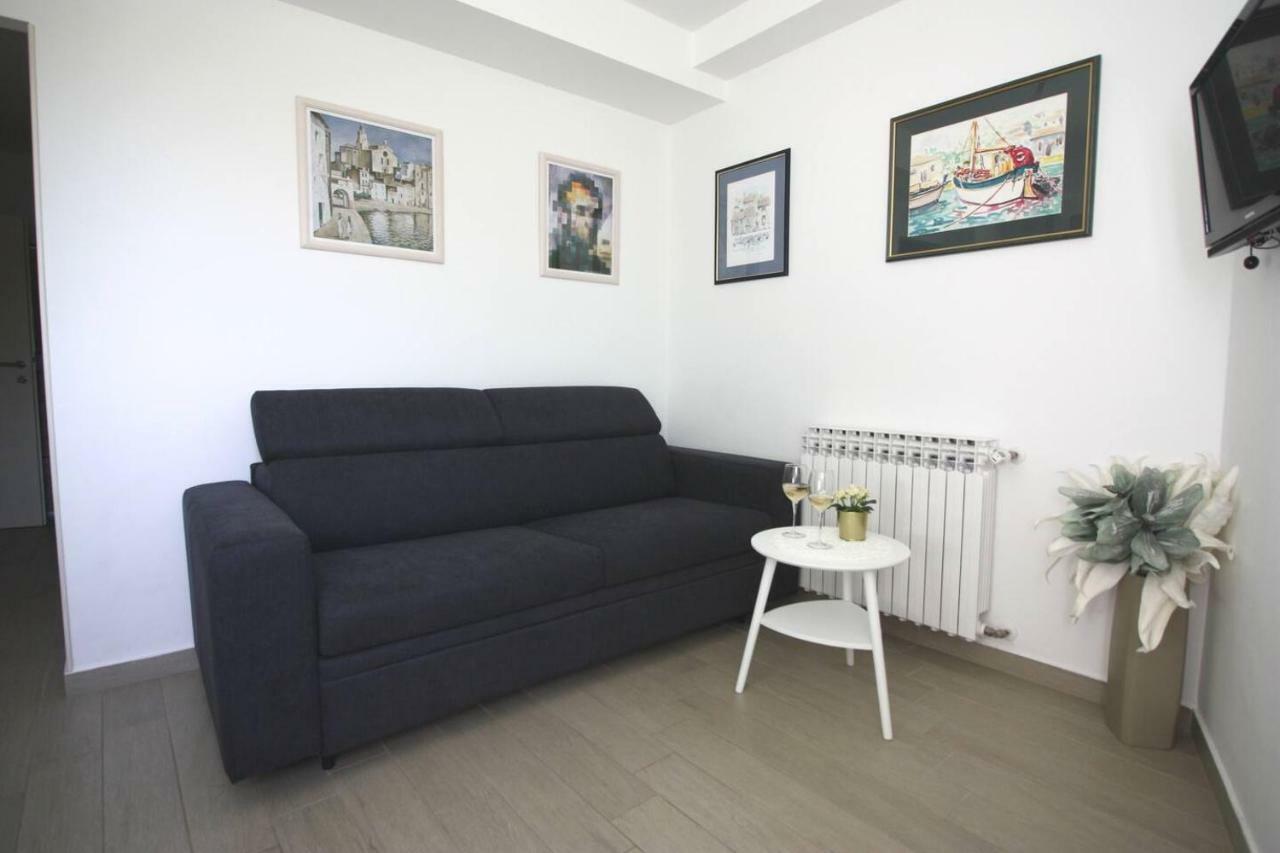 Aurora Apartments シベニク エクステリア 写真
